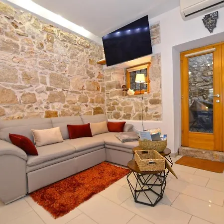 Michaela 4-sterne & Parking Rovinj